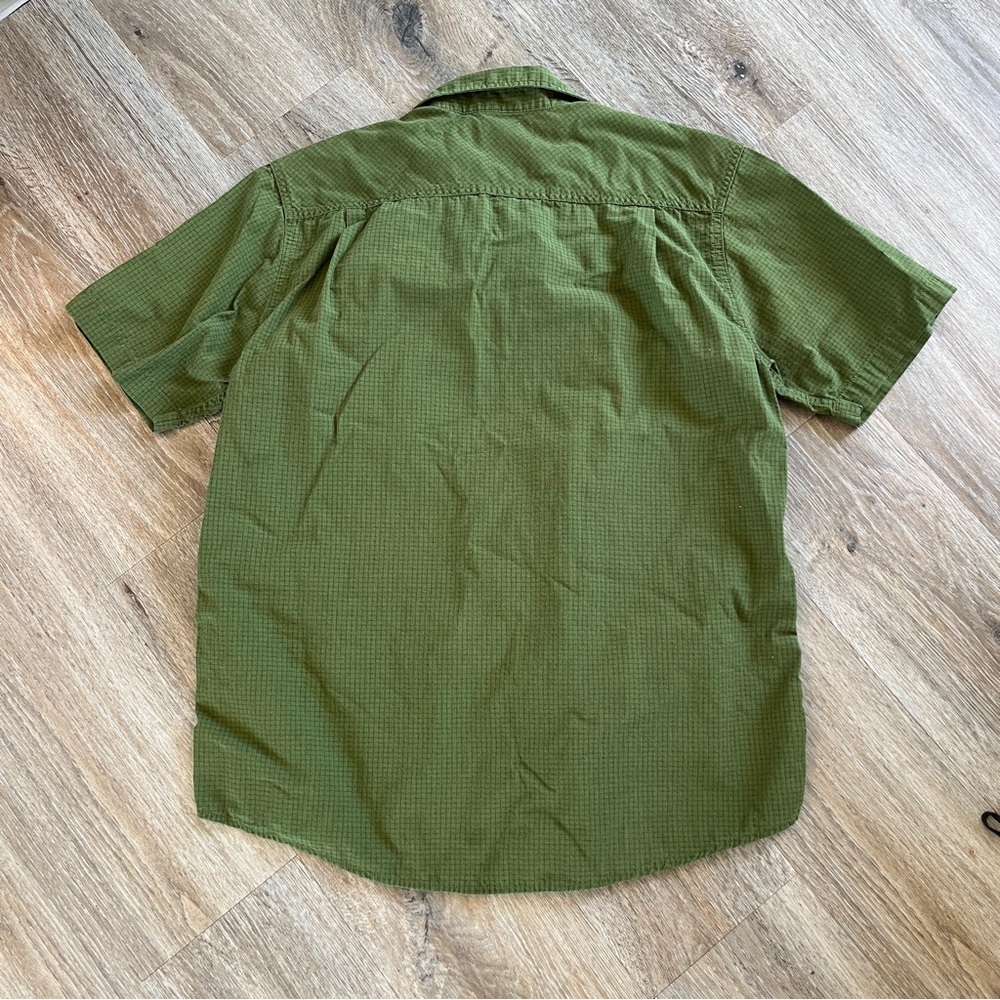 Realtree button down - Picture 4 of 4